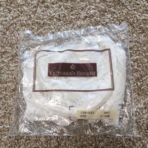 Vintage (‘92) Victoria’s Secret Strapless Lace Bra